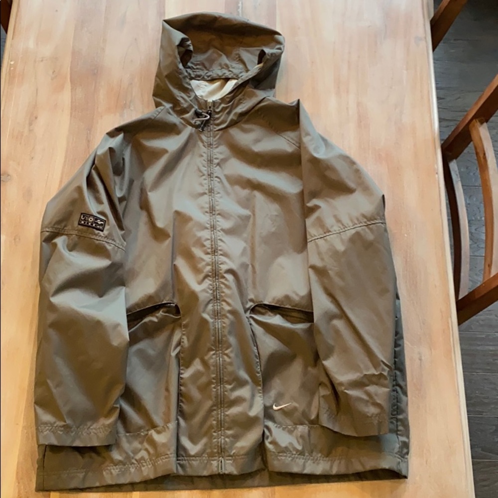 Nike Men’s Hooded Raincoat